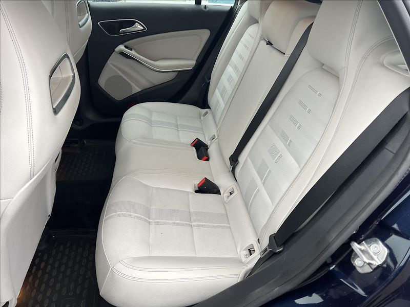 Mercedes-Benz CLA 2,2 d Shooting brake,Automat - fotka 26 z 26