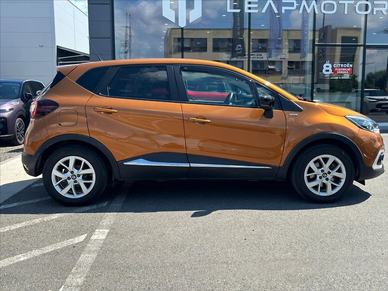 Renault Captur 1,3 TCe  Limited AT ČR - fotka 7 z 23