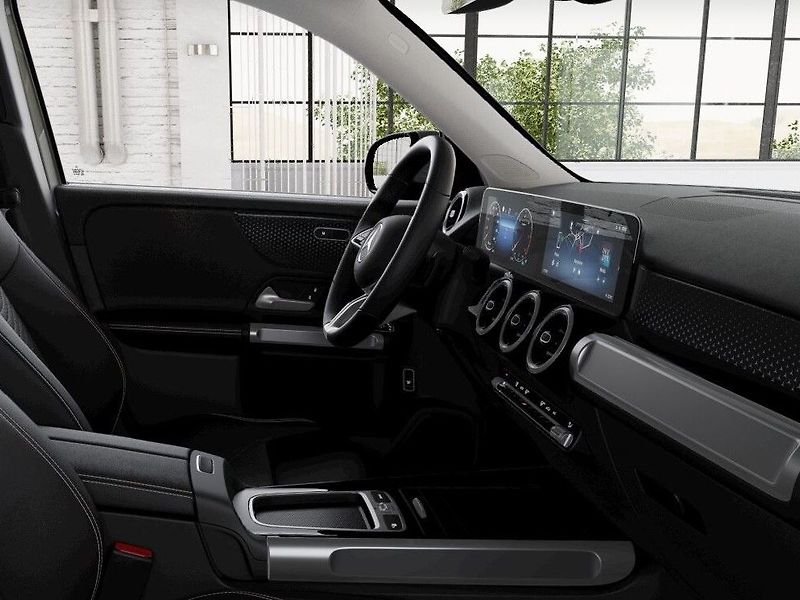 Mercedes-Benz GLB (2026) 180 d - fotka 7 z 9