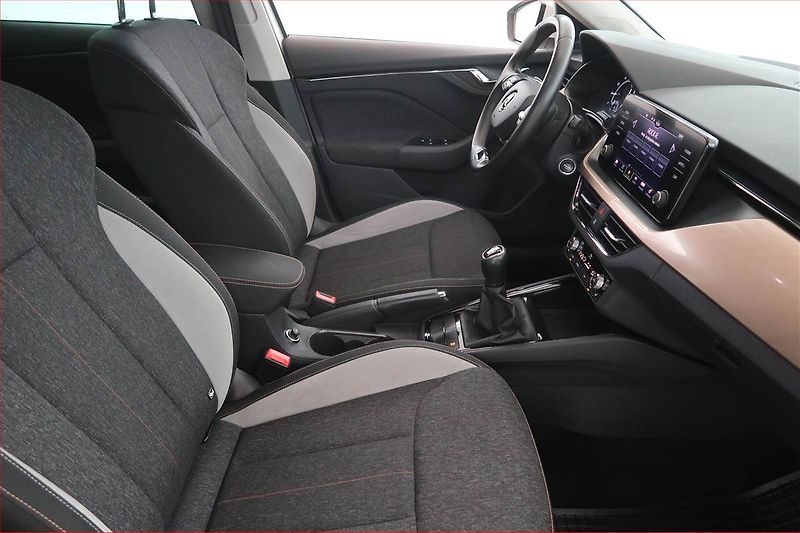Škoda Scala (2023) Style 1.0 TSI, ČR,1.maj - fotka 9 z 17