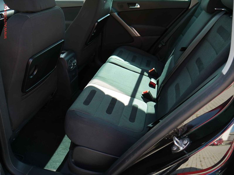 Volkswagen Tiguan (2009) 2.0TDi, ČR, DSG, xenon, navi - fotka 10 z 21