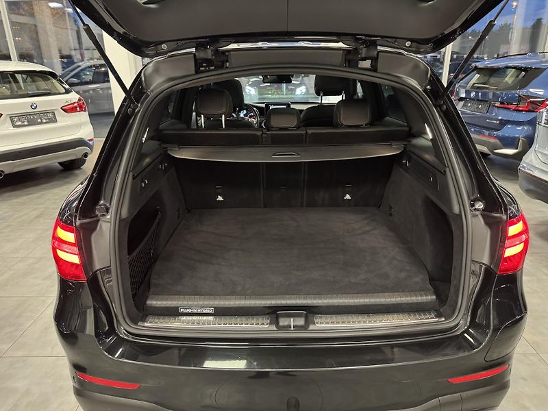 Mercedes-Benz GLC (2017) 350e 4M AMG - fotka 9 z 42