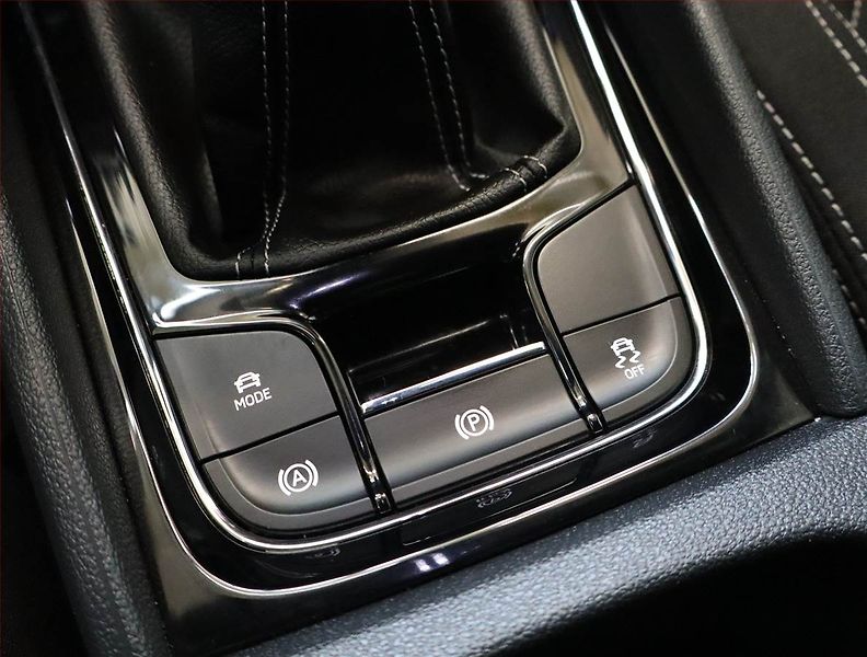 Škoda Karoq (2024) Sportline 1.5 TSI - fotka 20 z 24