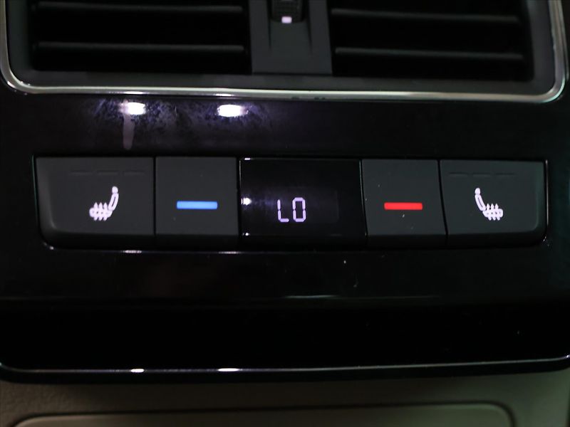 Škoda Superb 2,0 TDI 140kW DSG L&K Xenon - fotka 27 z 36