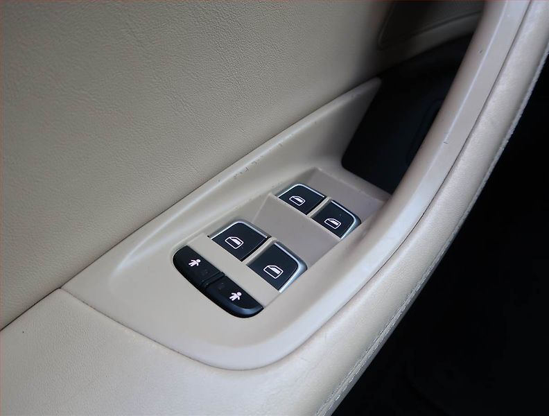 Audi A6 (2012) S line 2.0 TFSI, Automat - fotka 23 z 25