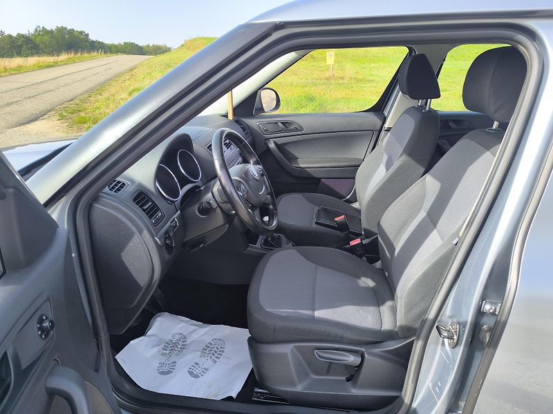 Škoda Yeti (2010) 1.2 TSI  DOLOŽENÉ KM - fotka 11 z 27