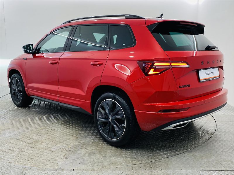 Škoda Karoq 2,0 TDI 110kW DSG 4x4 SportLin - fotka 23 z 26