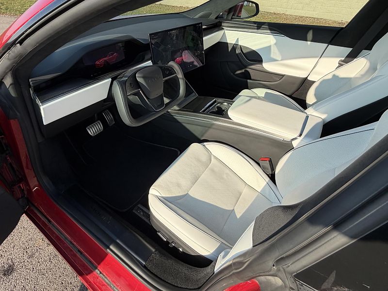 Tesla Model S (2023) Plaid 1020 HP - fotka 7 z 20