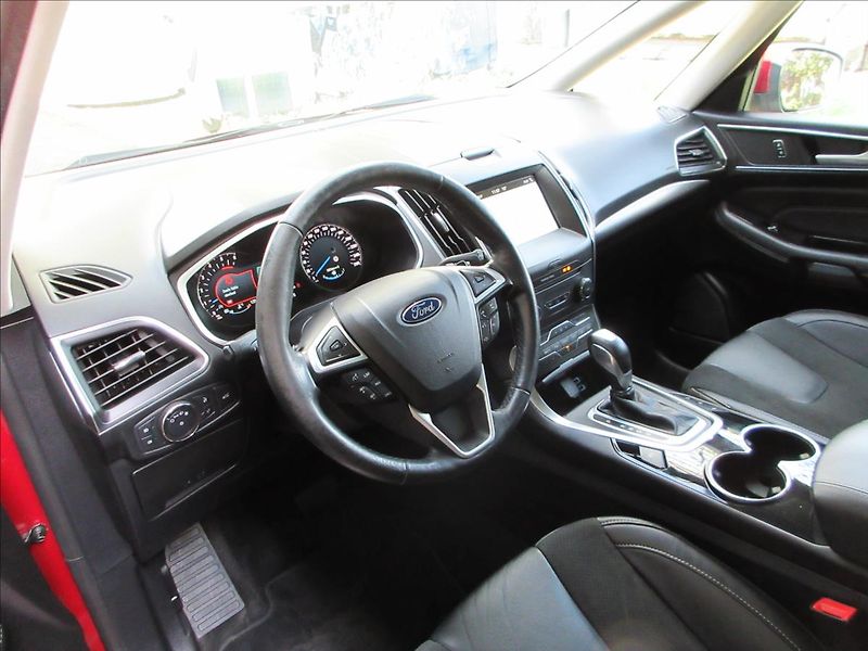 Ford Galaxy 2,0 TDCi, 154Kw, Titanium, Nav - fotka 12 z 32
