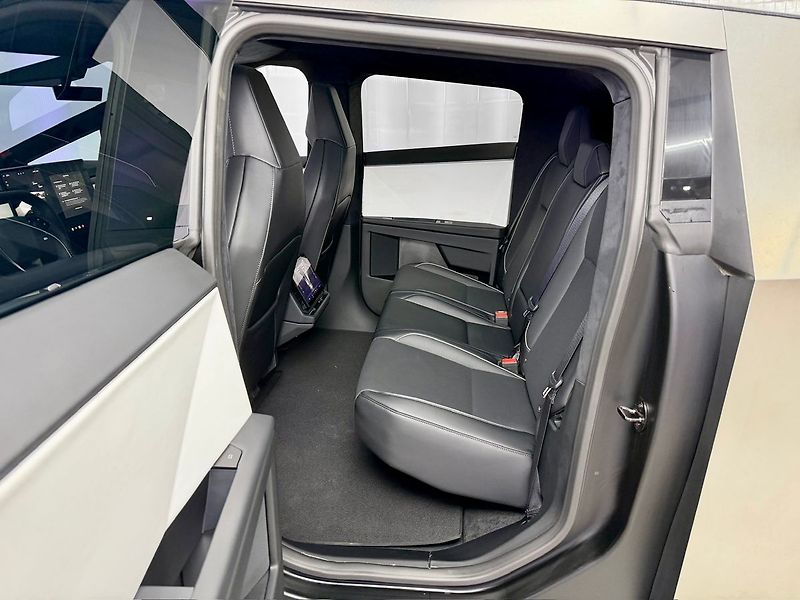 Tesla Ostatní AWD 438 KW FOUNDATION SERIES, - fotka 10 z 31