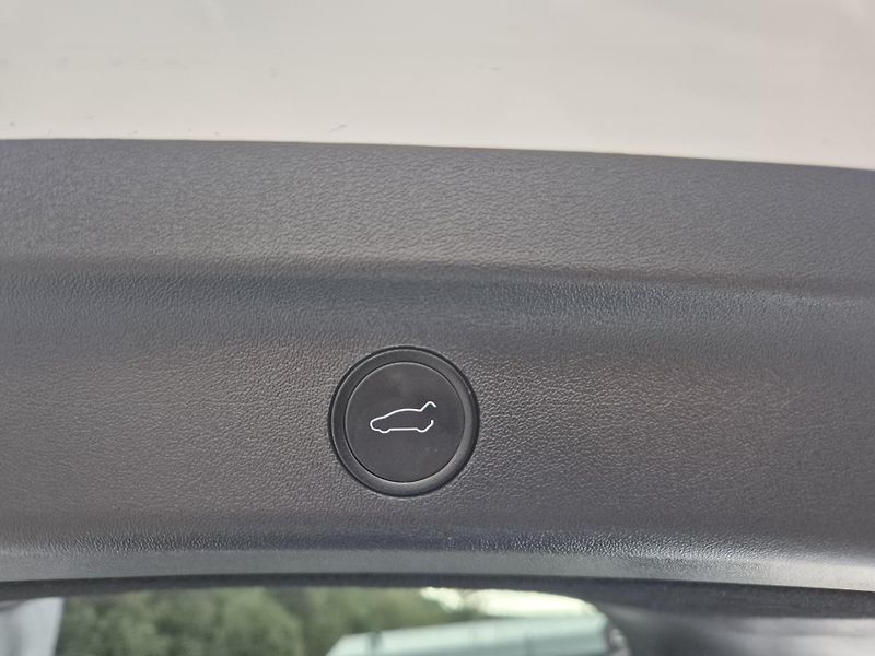 Tesla Model Y ZAMLUVENO ! TZ 92,4% - fotka 46 z 50