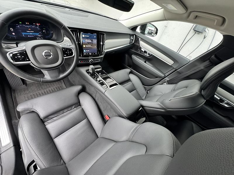 Volvo V90 T6 AWD PLUS DARK // 360 // TZ  - fotka 13 z 50