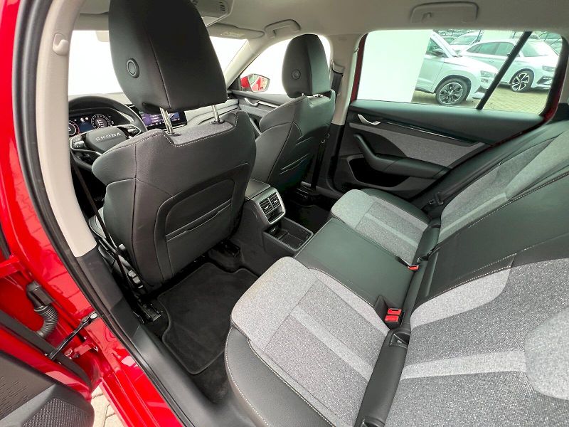 Škoda Octavia (2024) Top Selection 1.5TSi 110kW 6° - fotka 13 z 30