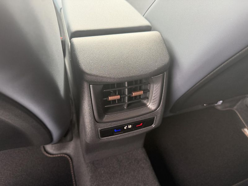 Cupra Terramar (2026) 2.0TSI 150kW 4WD R20 NT ZÁR 5L - fotka 20 z 37