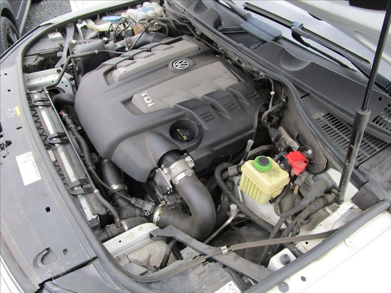 Volkswagen Touareg 3.0TDi V6  R-Line, 4x4, Bi-Xen - fotka 45 z 48
