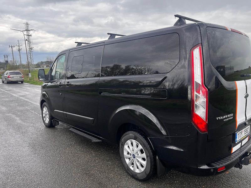 Ford Tourneo Custom (2018) 2.0 /96kW - fotka 6 z 9