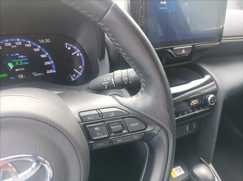 Toyota Yaris Cross 1,5 Premiere Edition - fotka 16 z 25