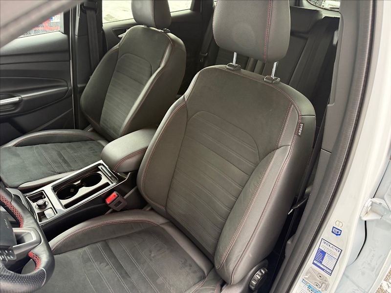 Ford Kuga 2,0 TDCi 132kW ST-line AT AWD - fotka 11 z 31