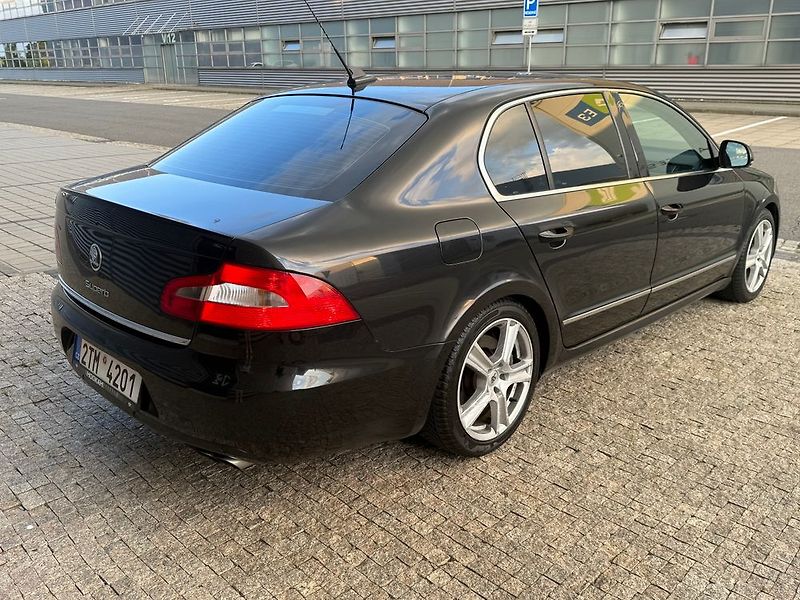 Škoda Superb (2009) - fotka 7 z 46