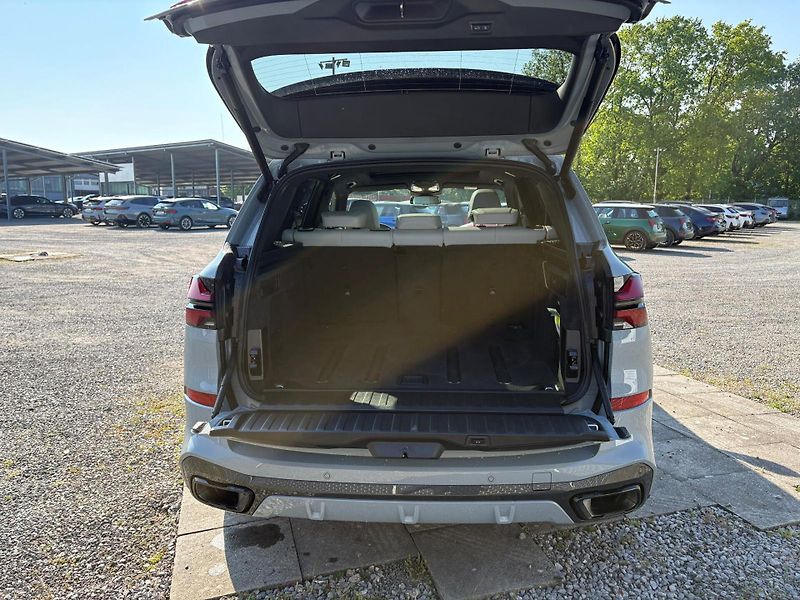 BMW X5 xDrive30d M-Sport Pano DAPro T - fotka 12 z 13