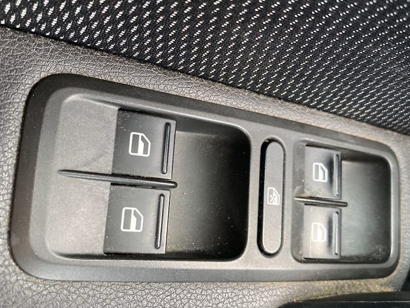 Škoda Yeti (2012) 2,0 (103kW) NM 4X4   Man - fotka 20 z 25