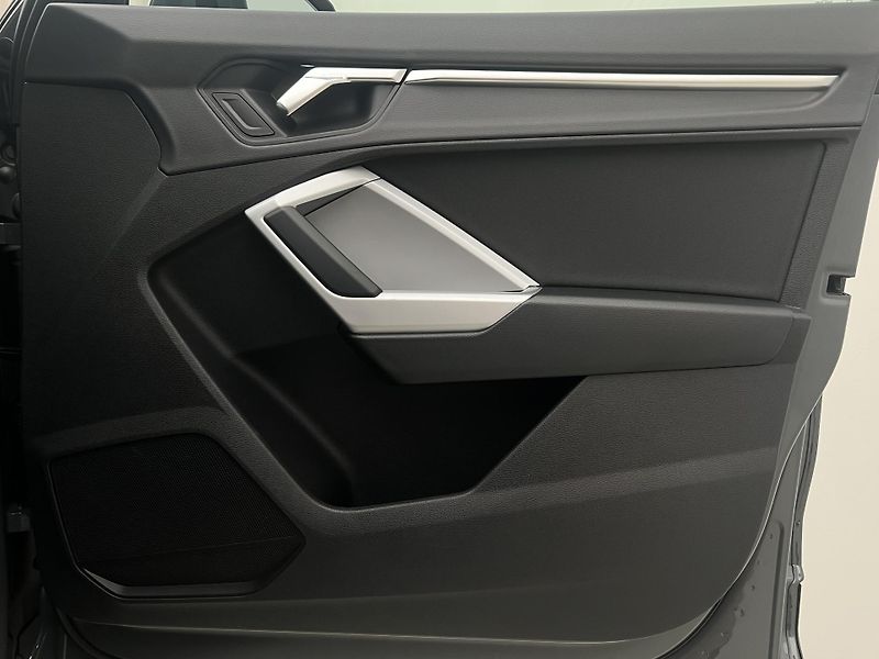 Audi Q3 35 TFSI AUT CZ - fotka 42 z 42