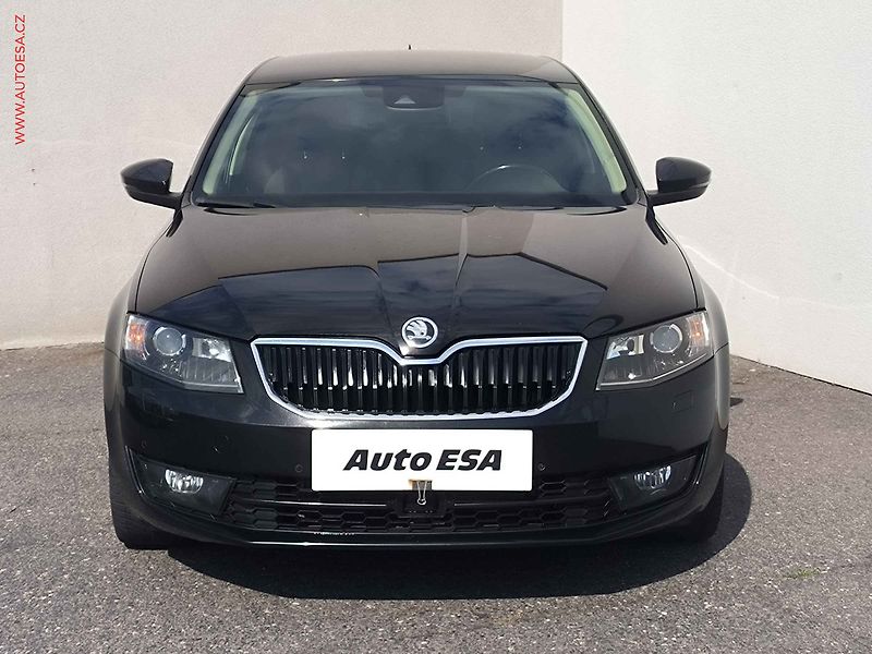 Škoda Octavia (2016) 2.0 TDi, L&K, DSG, STK8/28 - fotka 2 z 25