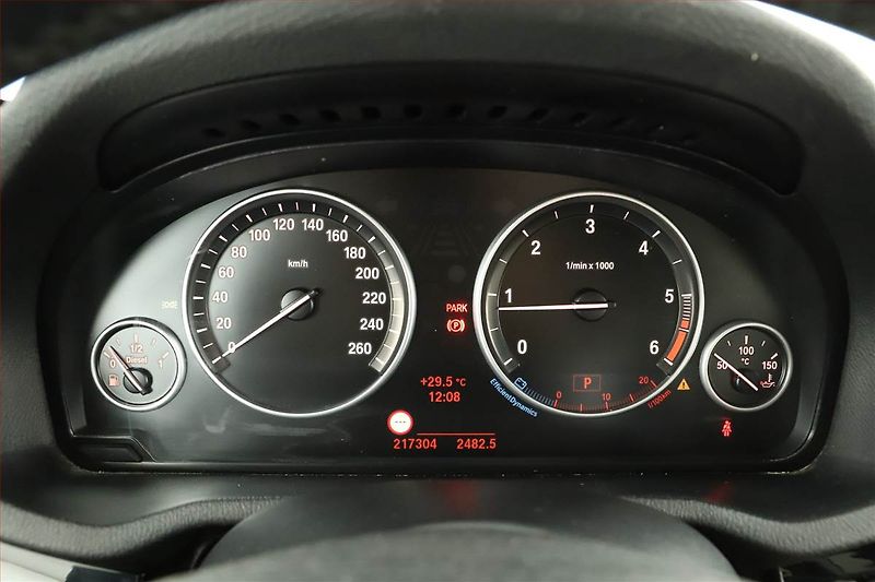 BMW X4 (2014) xDrive20d, 4X4, Automat - fotka 9 z 20