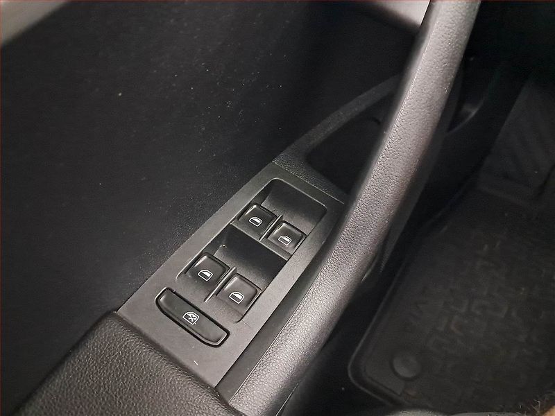 Škoda Octavia (2014) 1.6 TDI, Xenony, Tempomat - fotka 14 z 14