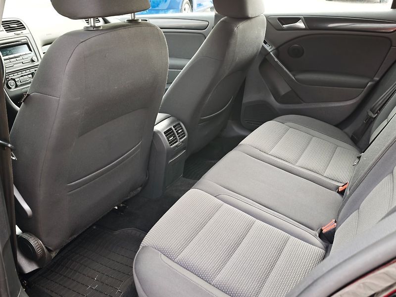 Volkswagen Golf (2012) 1,2 TSI 63 Kw Comfort - fotka 12 z 29