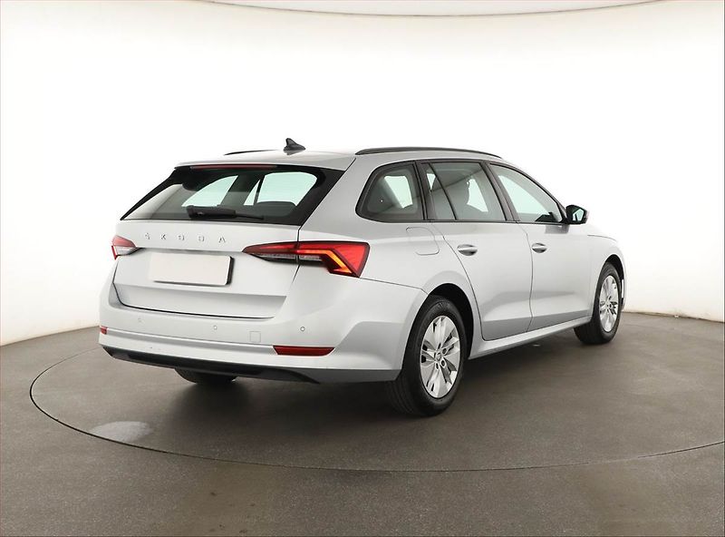Škoda Octavia (2023) Ambition 2.0 TDI, ČR,1.maj - fotka 5 z 16