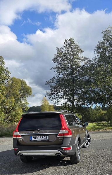 Volvo XC70 (2015)  158 kw D5 - fotka 3 z 21