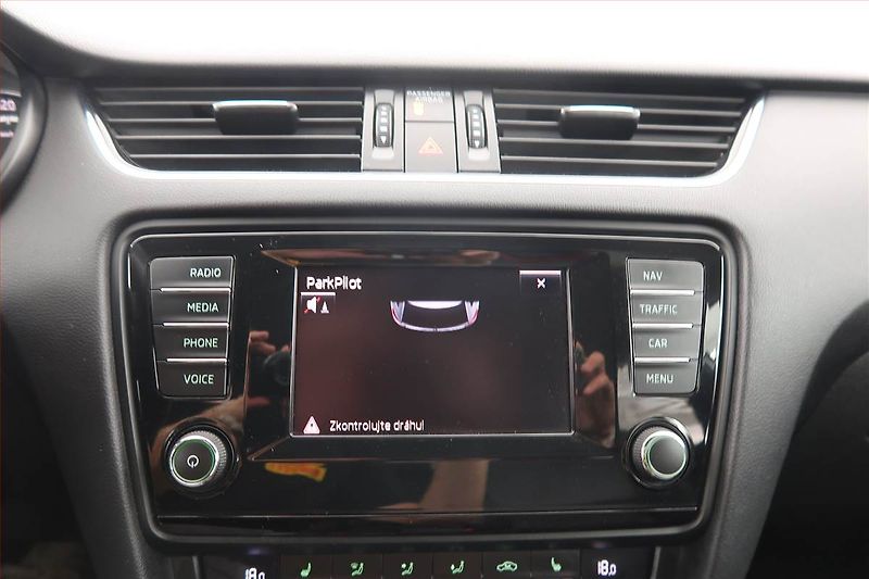Škoda Octavia (2015) RS 2.0 TDI, Kůže, Navi - fotka 17 z 18