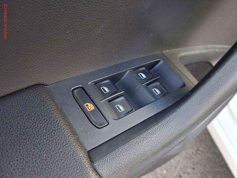 Škoda Octavia (2013) 1.6 TDi, Elegance, DSG, TZ - fotka 13 z 17