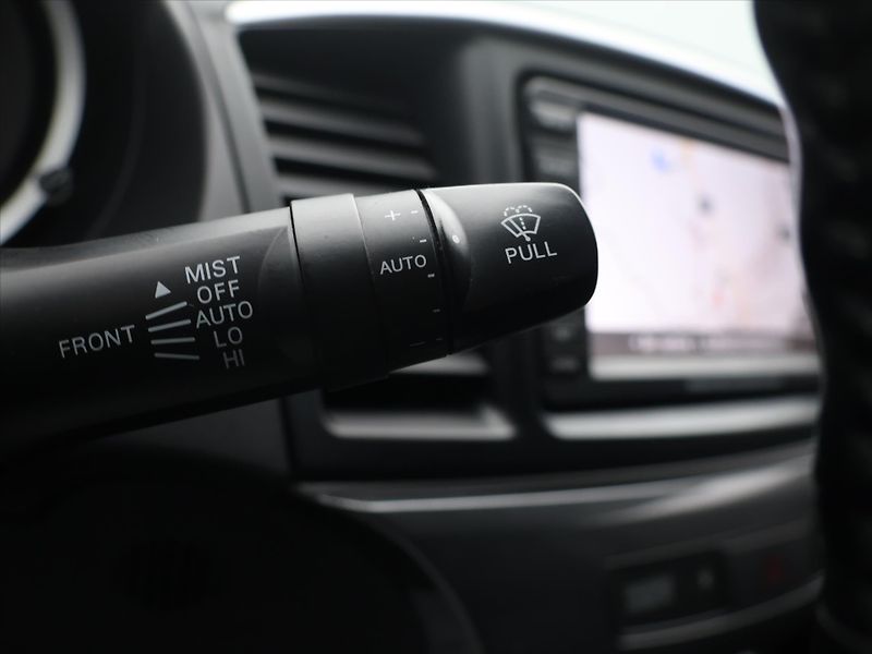 Mitsubishi Lancer 1.8 i 105kW Xenon Navi Kůže - fotka 18 z 31