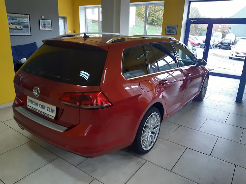 Volkswagen Golf 1.4 TSI NAVI XENON WEBASTO - fotka 6 z 26