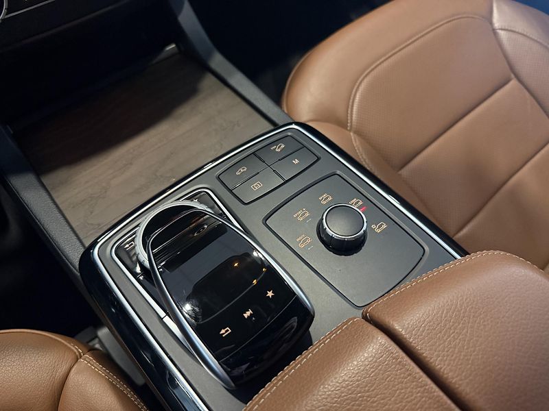 Mercedes-Benz GLE 43 AMG Coupé Tažné LED CarPlay - fotka 26 z 33