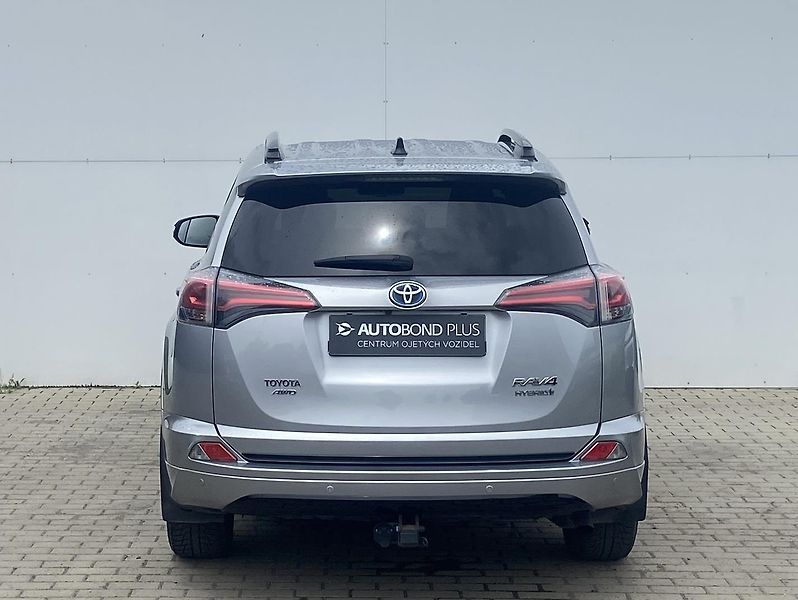 Toyota RAV4 2.5 HSD e-CVT AWD Selection - fotka 9 z 23