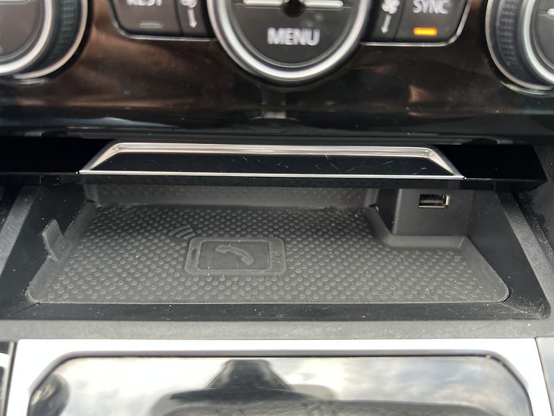 Volkswagen Passat 1.4TSi 110kw DSG NAVI KAMERA - fotka 22 z 45