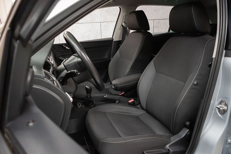 Škoda Rapid 1.2 TSI 63kW*2xKOLA*AUT.KLIMA* - fotka 11 z 31