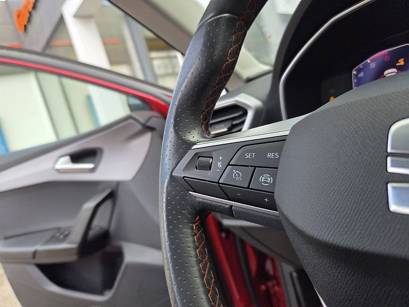 Seat Leon ST 2.0 TDI DSG FR - fotka 16 z 40