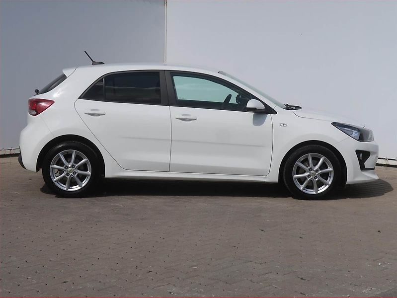 Kia Rio (2022) 1.0 T-GDI, Automat, Serv.kniha - fotka 6 z 18