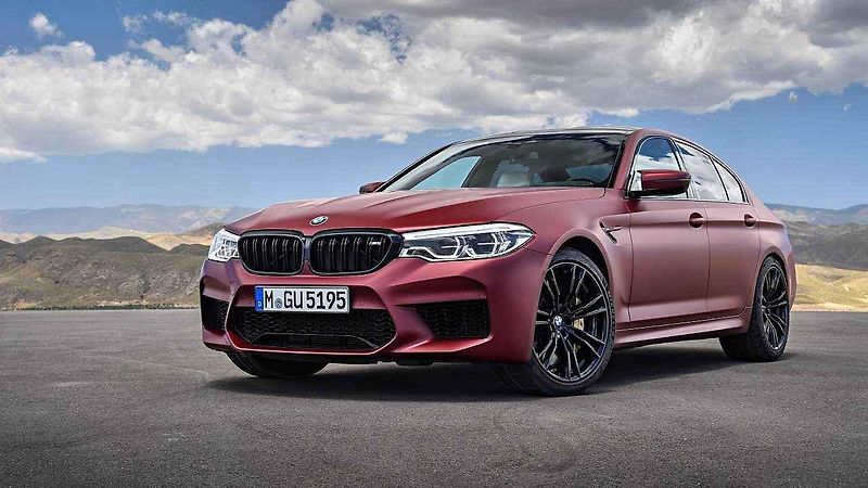 BMW M5.