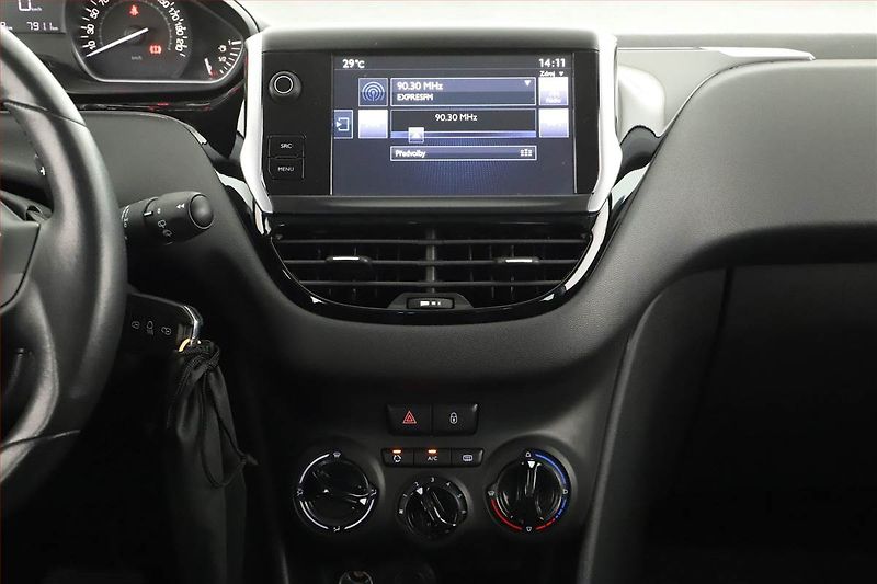 Peugeot 208 (2015) 1.2 PureTech, Automat - fotka 9 z 15