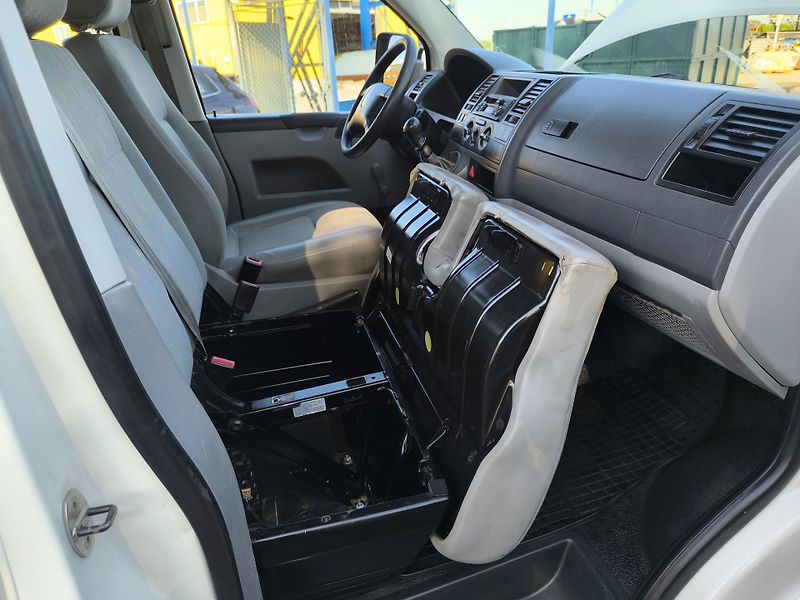 Volkswagen Transporter (2004) 1.9 TDI SERVISNÍ KN.DOL. KM - fotka 30 z 42