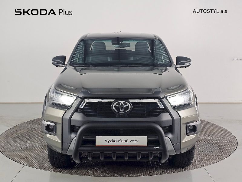 Toyota Hilux (2025) 2.8 D-4D 204k 6AT INVINCIBLE H - fotka 4 z 29