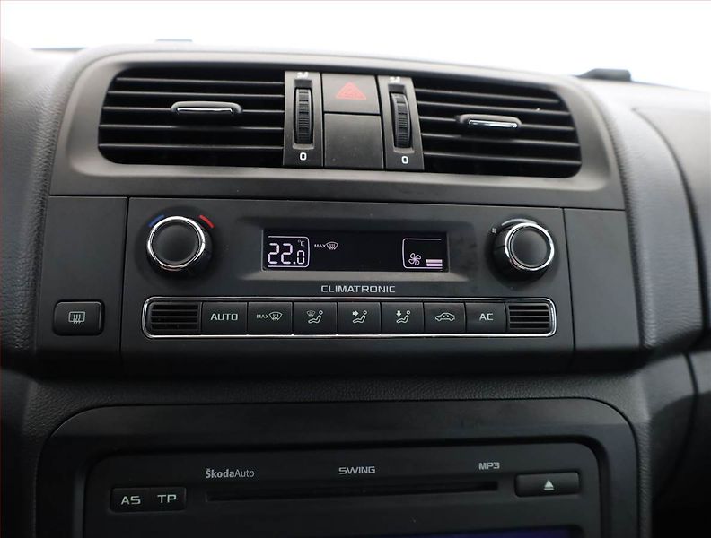 Škoda Fabia (2010) Style 1.6 TDI, Serv.kniha - fotka 9 z 13
