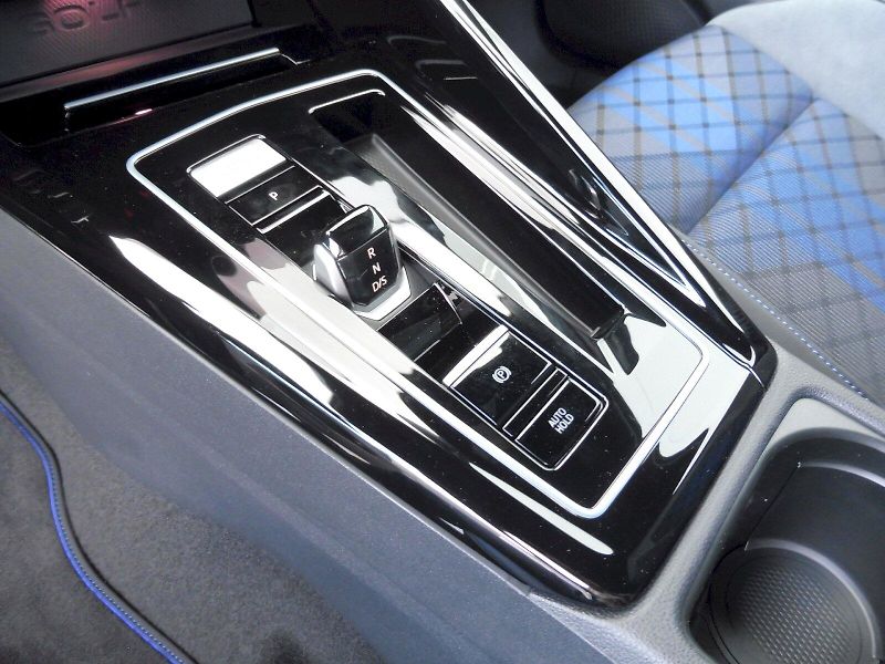Volkswagen Golf (2026) R 2,0TSI 245 kW DSG - fotka 19 z 28