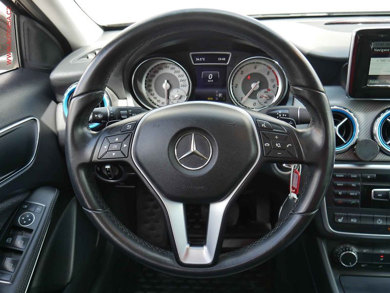 Mercedes-Benz GLA (2014) 2.2CDi 4Mat, 2.maj,ČR - fotka 13 z 22