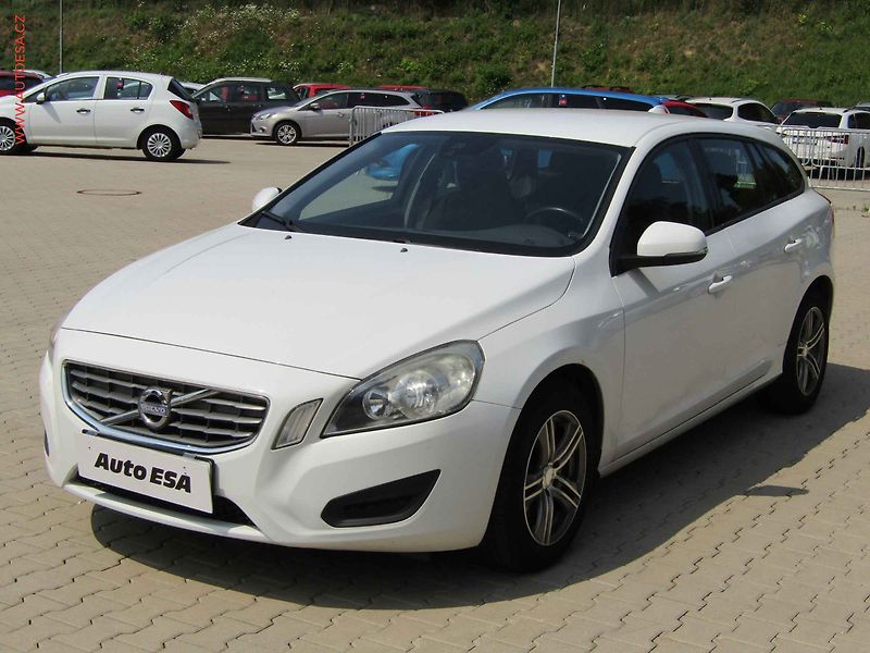 Volvo V60 (2013) 1.6D, AC, STK6/28 - fotka 3 z 19